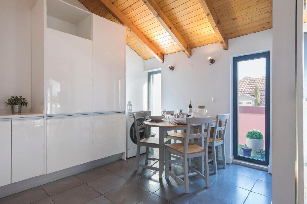 Bairro Alto Stunning Flat With Balcony By Lovelystay Lisbona Esterno foto