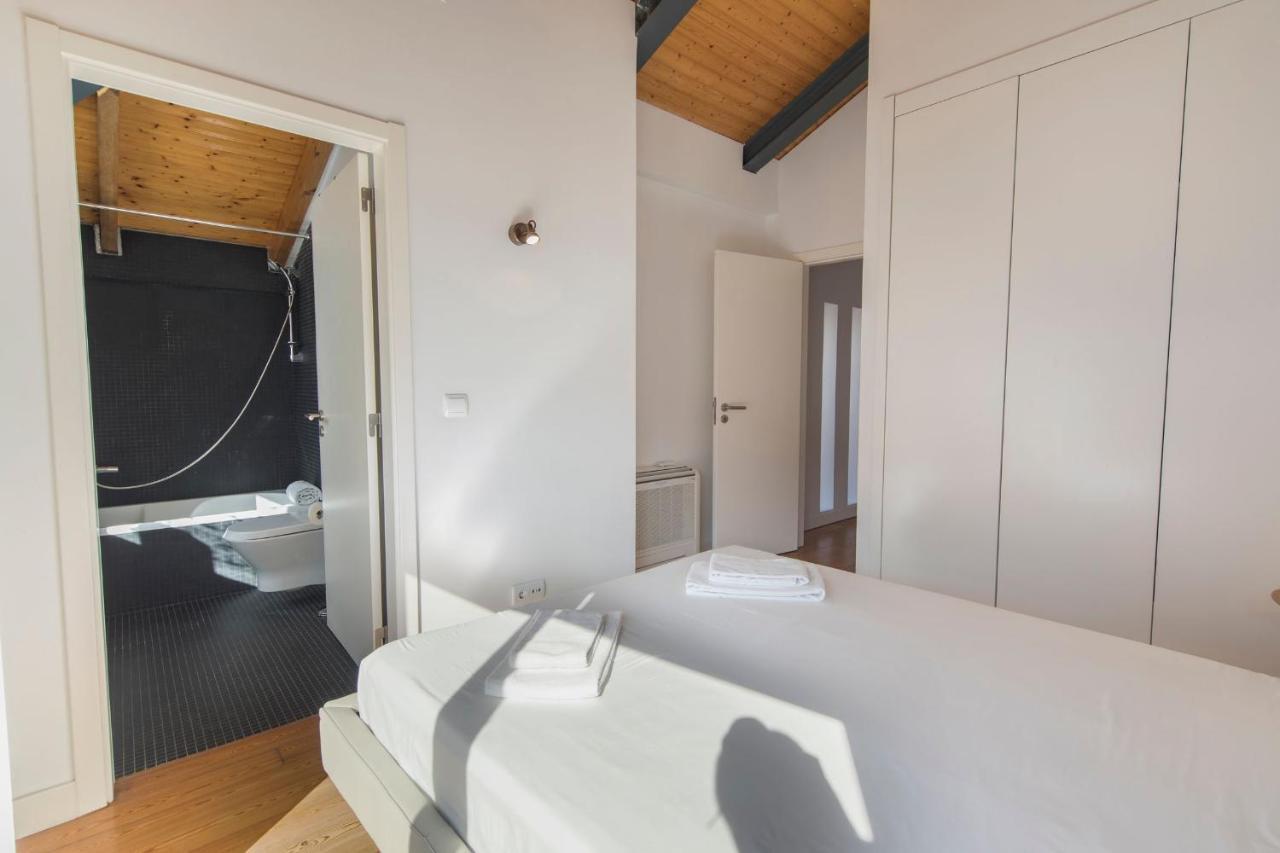 Bairro Alto Stunning Flat With Balcony By Lovelystay Lisbona Esterno foto