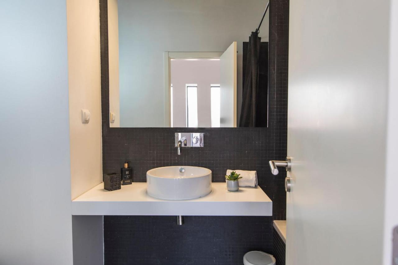 Bairro Alto Stunning Flat With Balcony By Lovelystay Lisbona Esterno foto