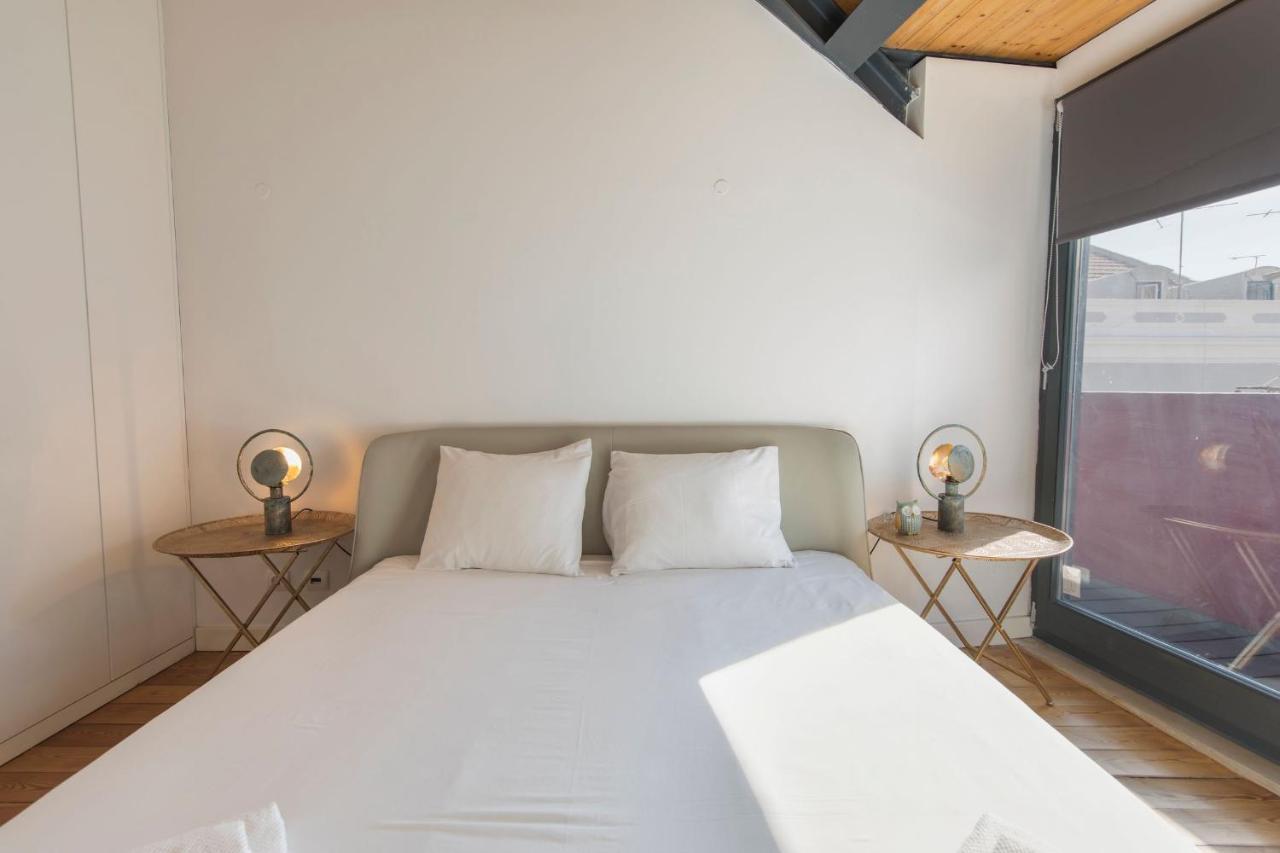 Bairro Alto Stunning Flat With Balcony By Lovelystay Lisbona Esterno foto