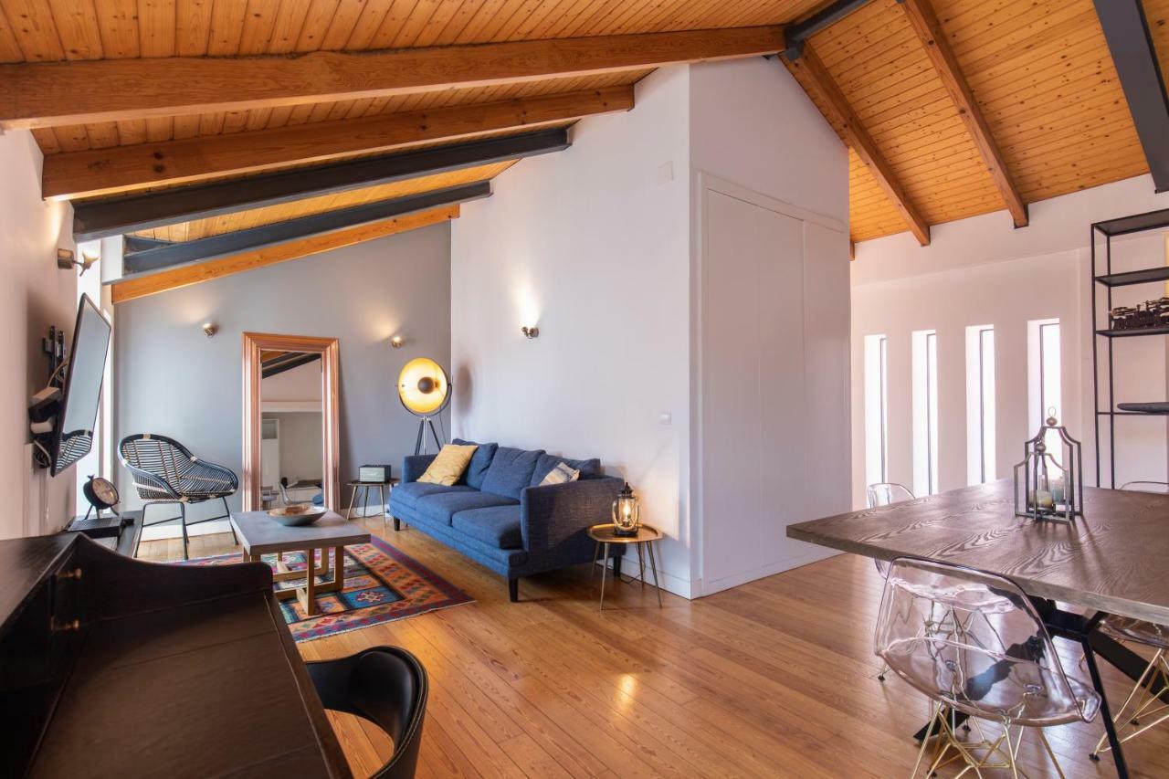 Bairro Alto Stunning Flat With Balcony By Lovelystay Lisbona Esterno foto